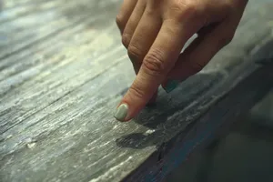 ضربه زدن با انگشت به یک ریتم خاص می‌تواند تمرکز شنیداری را افزایش دهد