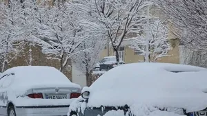 لحظاتی از بارش زیبای برف در شهرکرد