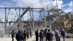 حسینیه اعظم زنجان را بهتر از قبل خواهیم ساخت