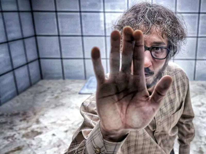 مرد عینکی مرد عینکی