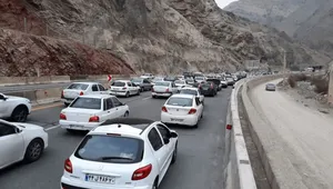 اعمال محدودیت‌های ترافیکی در محورهای کندوان و هراز؛ جاده چالوس یک‌طرفه شد