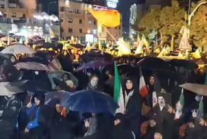 حضور گسترده مردم در سعادت‌آباد تهران در شب بیست‌وهفتم تجمعات
