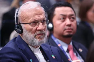 متکی: کشورهایی که پایگاه نظامی به آمریکا دادند باید خود را برای جمع شدن پایگاه‌های این کشور آماده کنند