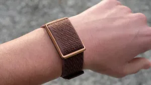 گوگل در حال توسعه مچ بند سلامتی بدون نمایشگر است