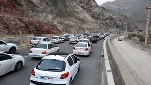 محور کندوان یک‌طرفه شد؛ ترافیک پرحجم و جاده‌های لغزنده در استان مازندران