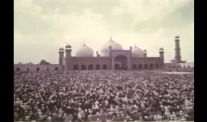 تصاویر تاریخی نماز جماعت رهبران ۳۴ کشور مسلمان در لاهور ۱۹۷۴