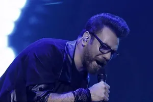 گرشا رضایی برای وطن خواند