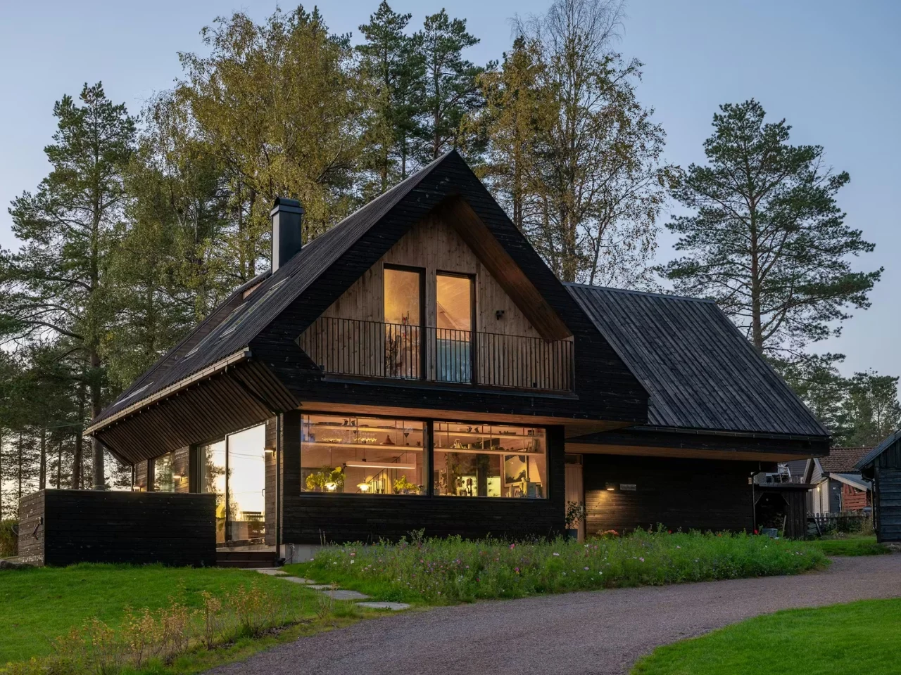 نمای بیرونی خانه جنگلی سولم نمای بیرونی خانه جنگلی سولم