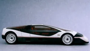 آرورا استرادال؛ خودرویی که کلکسیونرها دیوانه آن هستند (+عکس)