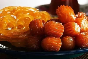 طرز تهیه زولبیا بامیه ترد و خوشمزه ویژه ماه رمضان