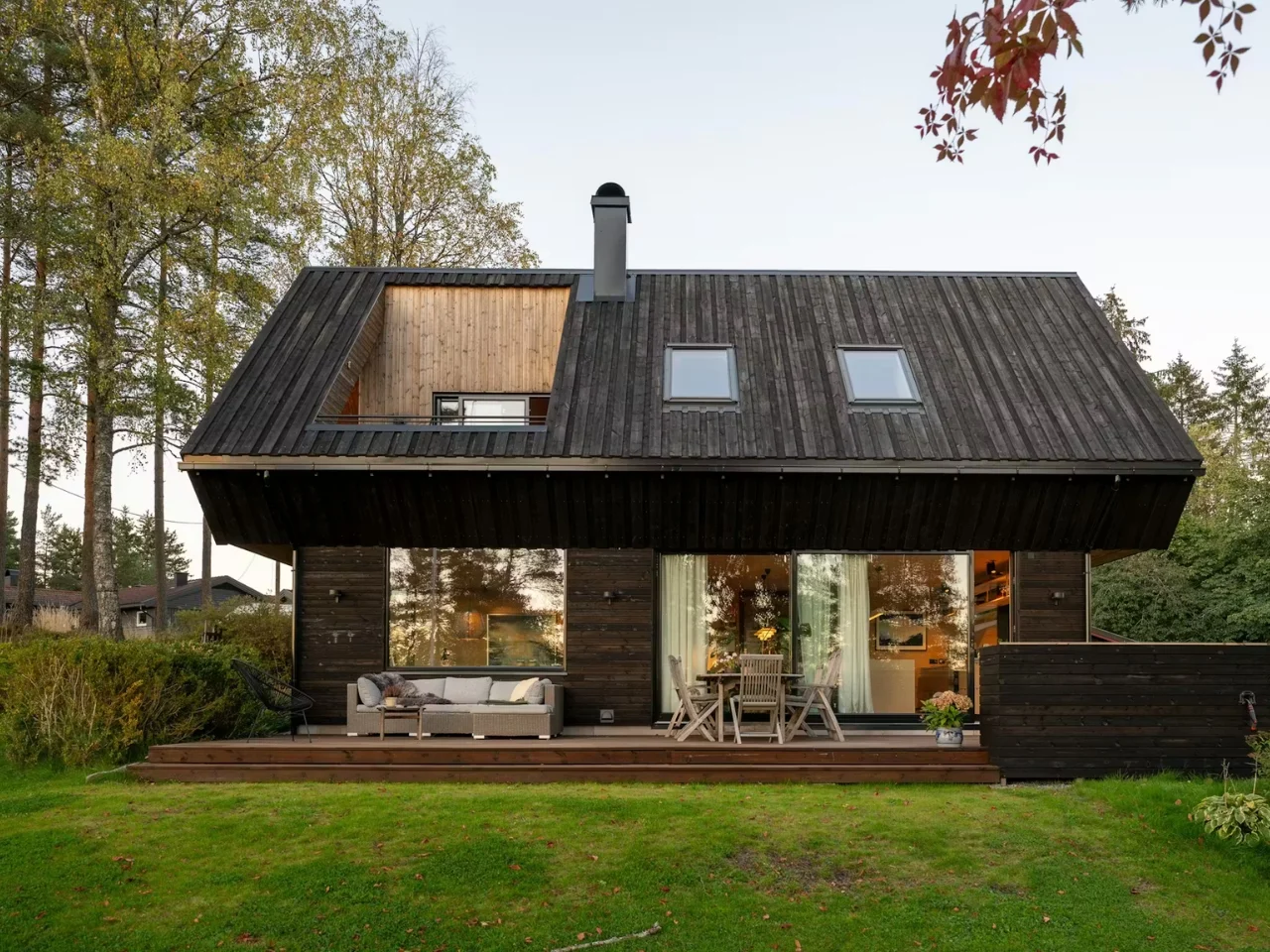 نمای بیرونی خانه جنگلی سولم نمای بیرونی خانه جنگلی سولم