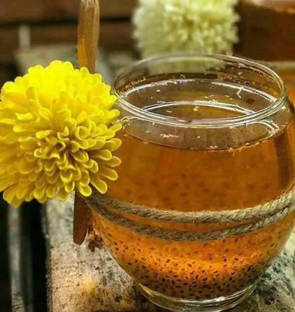 شربت تخمشربتی زعفرانی شربت تخمشربتی زعفرانی