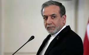 انتقاد تند عراقچی از سکوت یونسکو در پی حمله به آثار تاریخی ایران