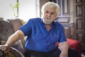 مرور ۶۰ سال بازیگری عنایت بخشی در ۷۳ ثانیه!