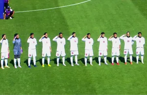 دختران تیم ملی فوتبال از مرز بازرگان وارد کشور شدند