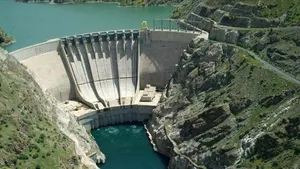 سد هاله کوهدشت سرریز کرد