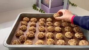 دستور تهیه شیرینی گردویی خانگی به سبک قنادی