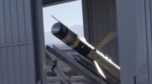 تصاویری از به‌کارگیری موشک پدافندی پرسه‌زن ۳۵۸ توسط نیروی هوافضای سپاه