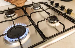 درخشش و تمیزی اجاق گاز با مواد طبیعی و خانگی