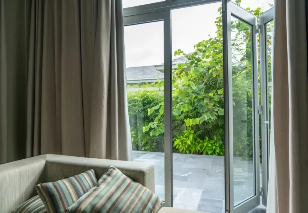 باز گذاشتن پنجره ها