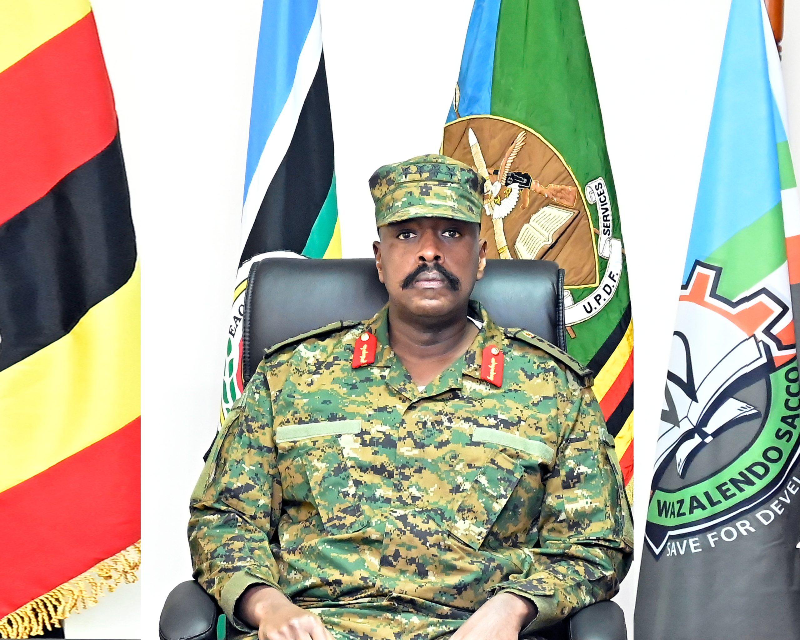 فرمانده ارتش اوگاندا ، ایران را تهدید کرد: آماده حمایت نظامی از اسرائیل هستیم و با موشک ایران را می زنیم!