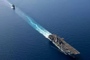 حرکت چند کشتی به سمت تنگه هرمز همزمان با مذاکرات