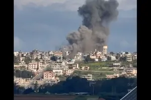 نقض آتش‌بس توسط رژیم صهیونیستی با بمباران شهر صور لبنان