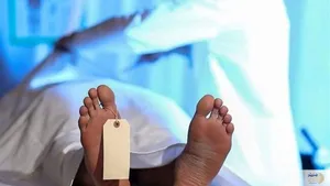 مردی بدلیل مشکلات روحی ، شاهرگ خود را برید