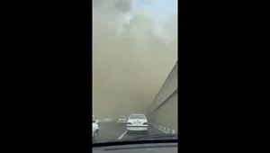 دود غلیظ آتش‌سوزی بازار جنت خیابان‌های اطراف را فرا گرفت